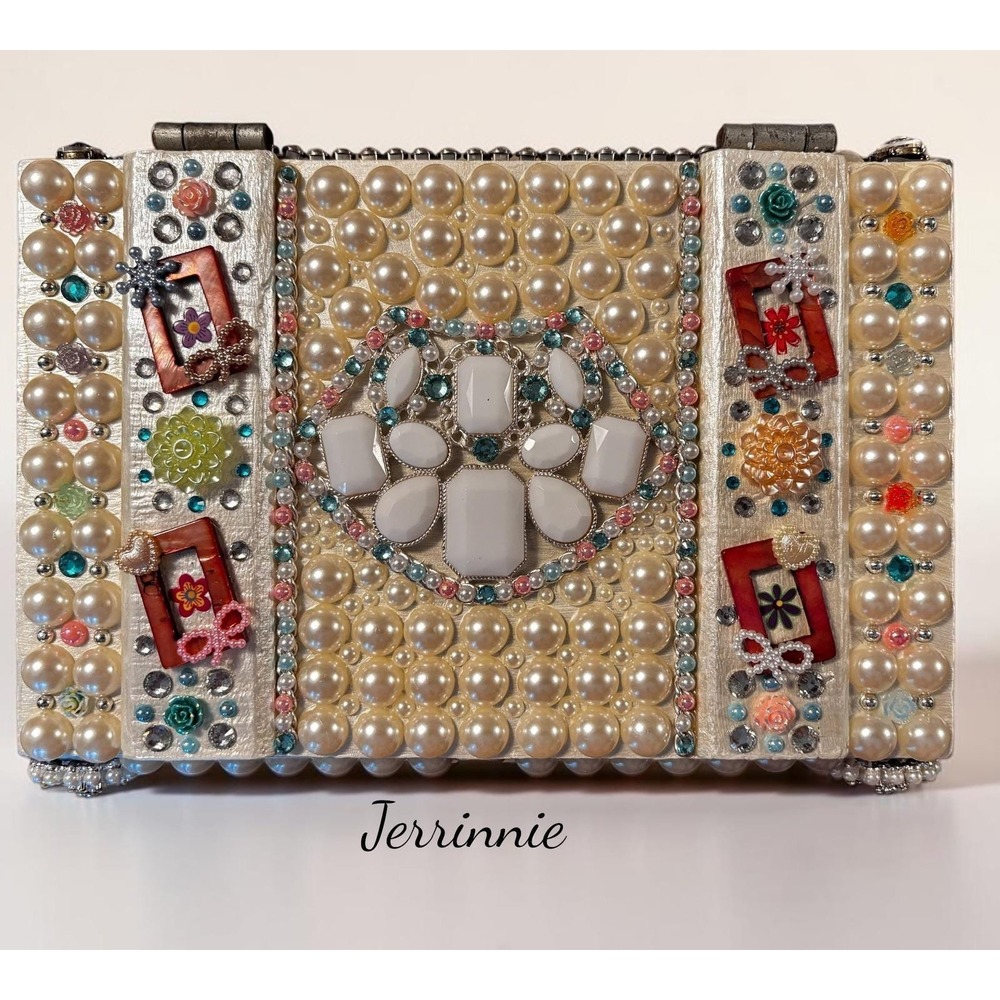 One-of-a-Kind Handmade Trinket Box‎